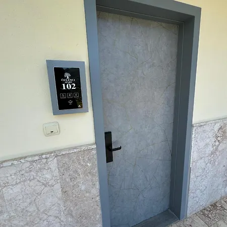 Ξενοδοχείο με διαμερίσματα Ozlem 2 4*